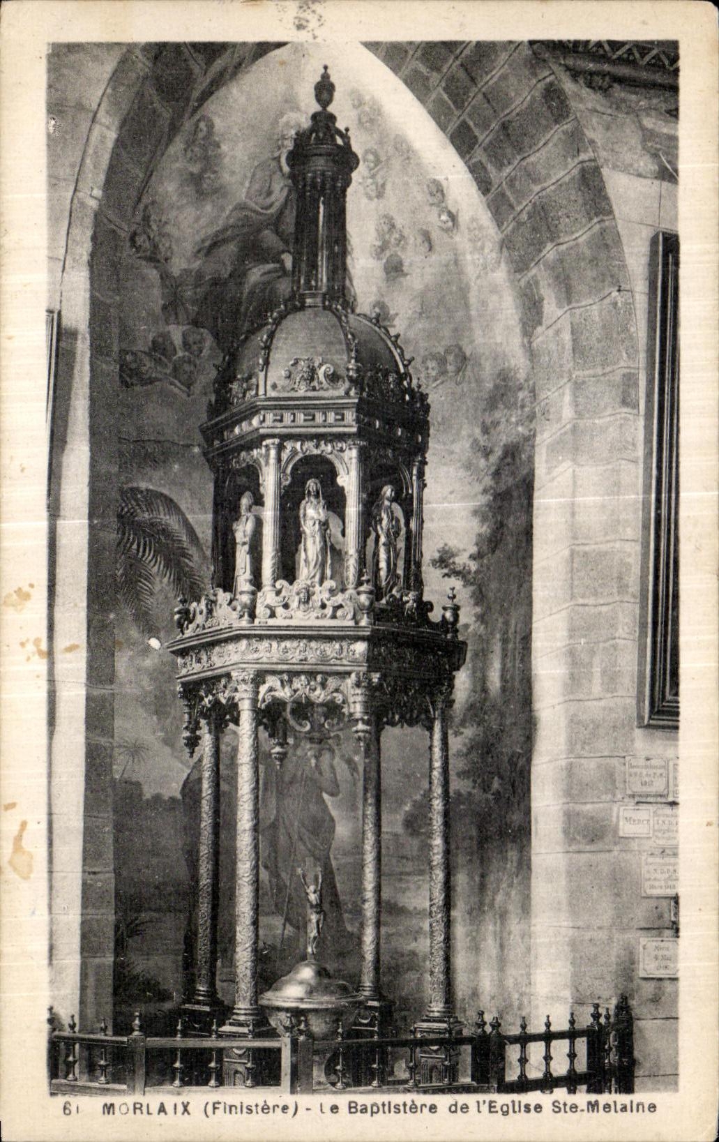 CPA Morlaix (Finistere) le Baptistere du I Eglise Ste Melaine