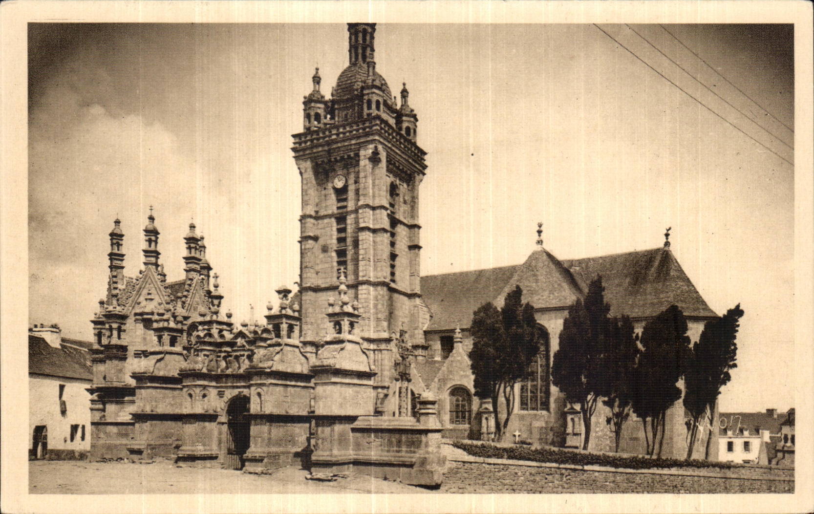 CPA Bretagne St Thegonnec (Finistere) L Eglise (XVII siecle)