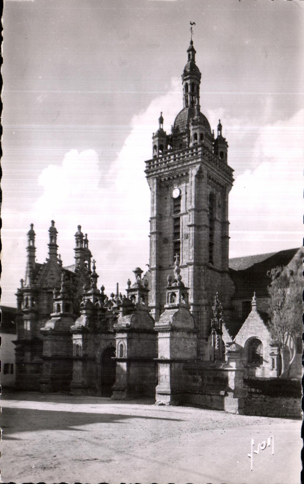 CPA Saint Thegonnec (Finistere) L Eglise