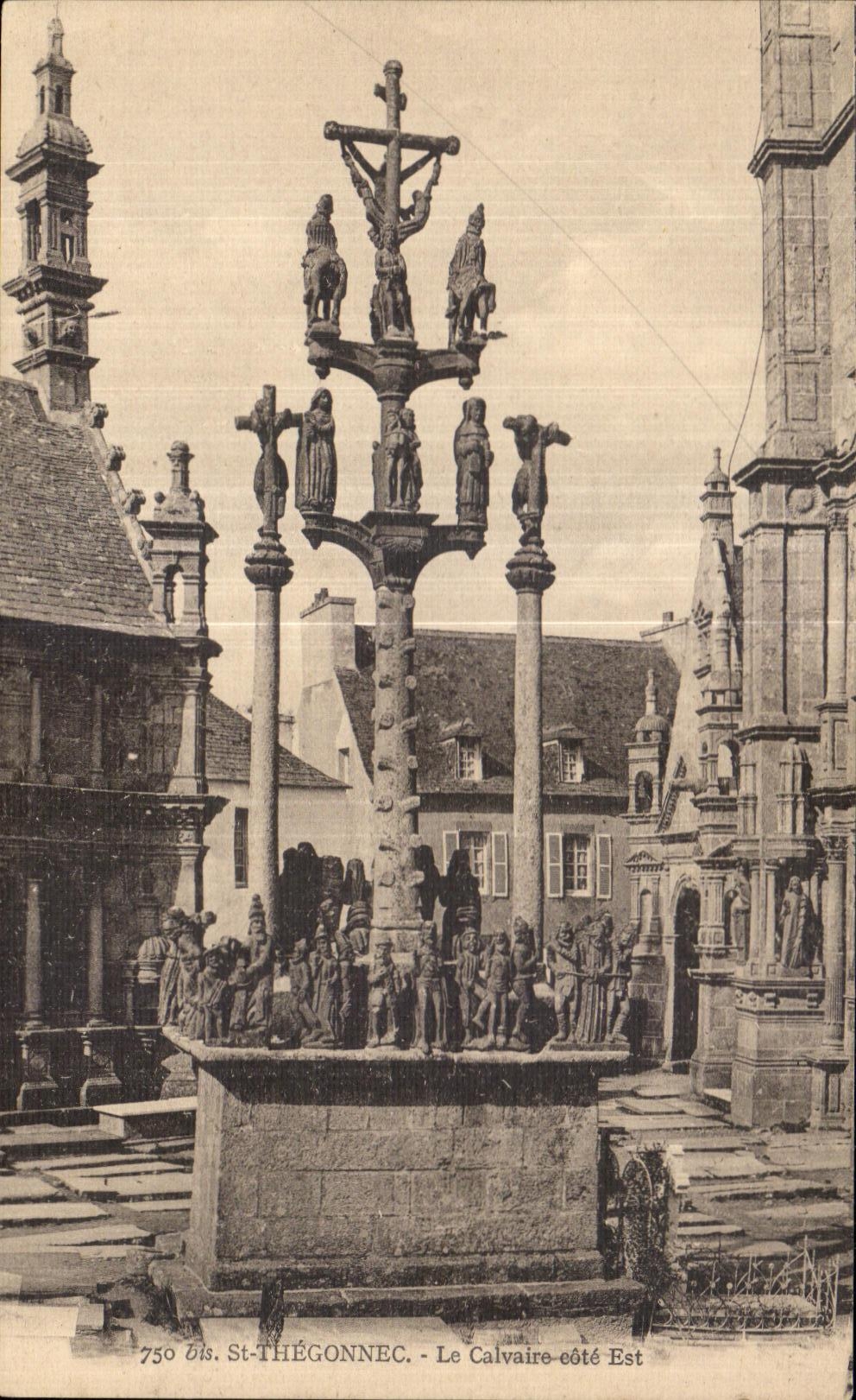 CPA Saint Thegonnec Le Calvaire cote Est