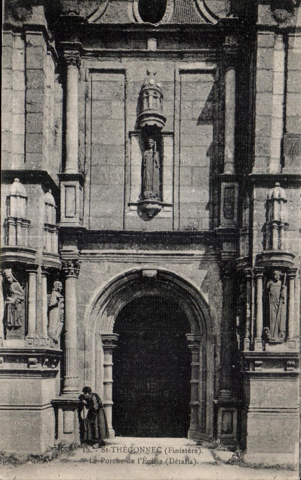 CPA Saint Thegonnec (Finistere) La Porche de I Eglise (Details)