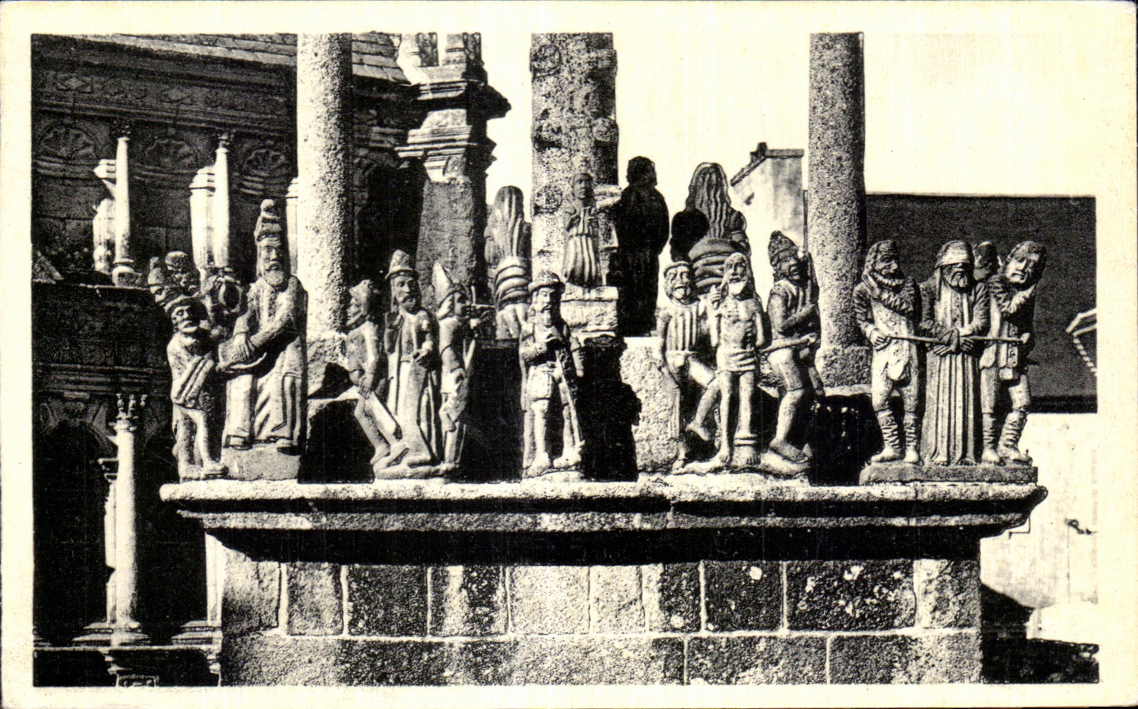 CPA Saint Thegonnec Detail du Calvaire