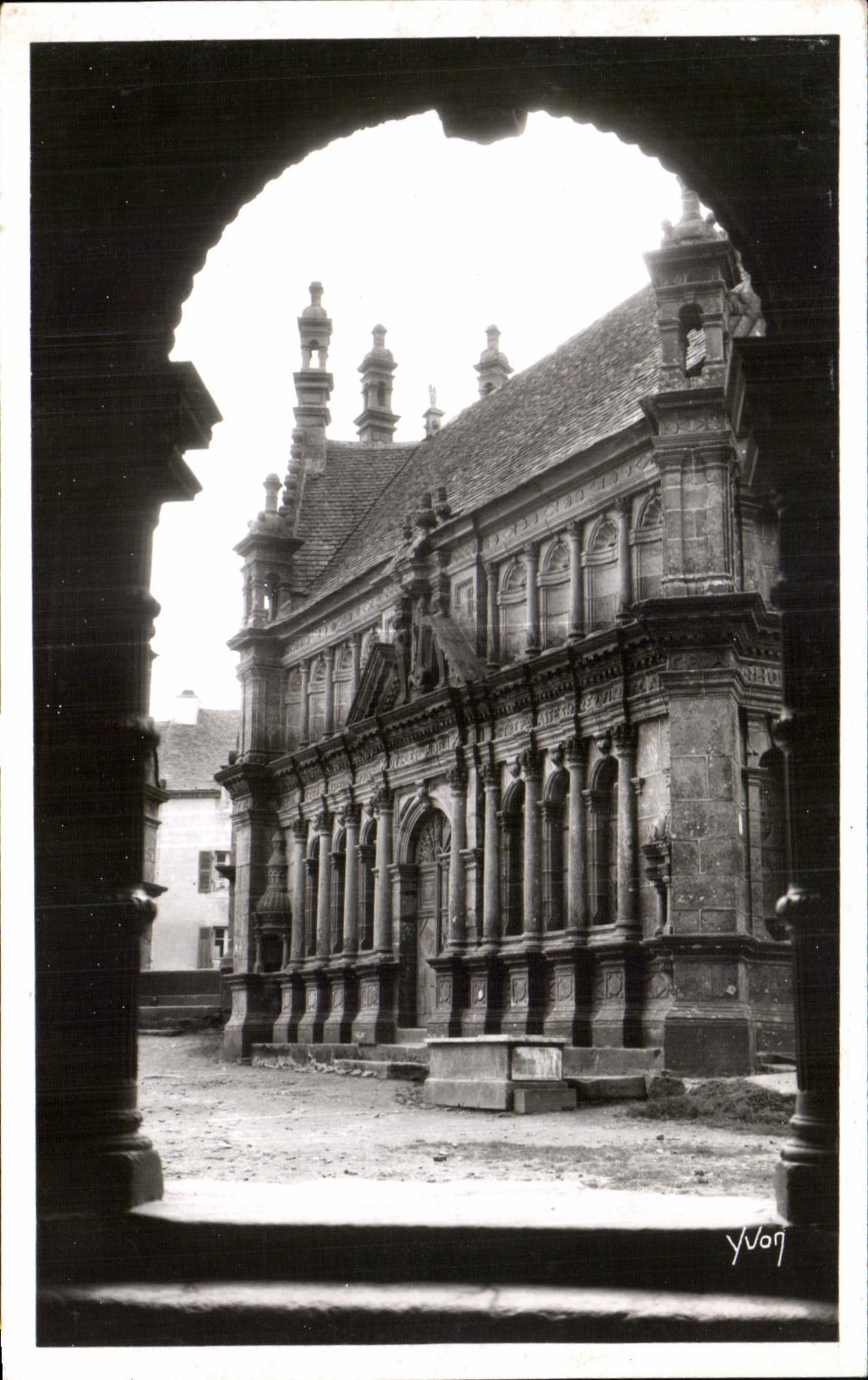 CPA Saint Thegonnec (Finistere) L Ossuaire