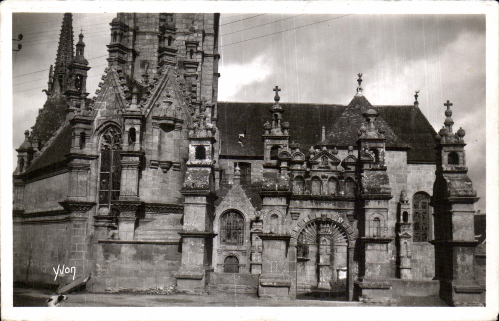 CPA Saint Thegonnec (Finistere) Facade et Porche