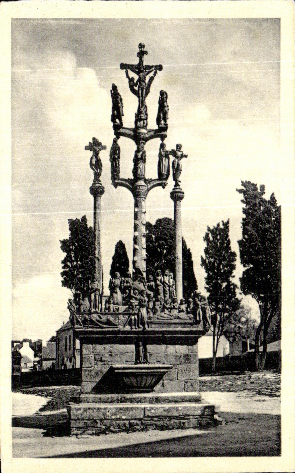 CPA Saint Thegonnec La Calvaire Facade