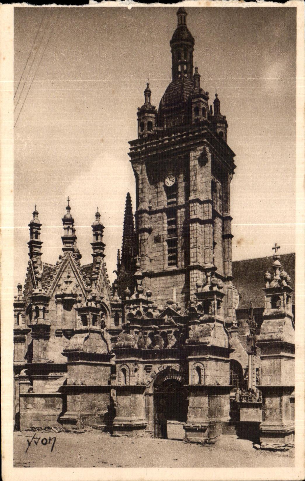 CPA Bretagne St Thegonnec (Finistere) L Eglise Facade et Porche