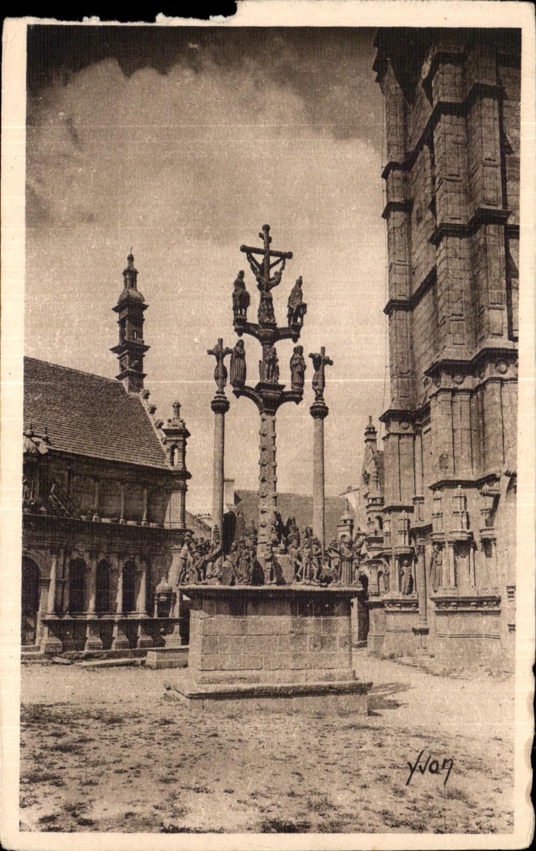 CPA Saint Thegonnec (Finistere) Le Calvaire et I Ossuaire (XVII siecle)