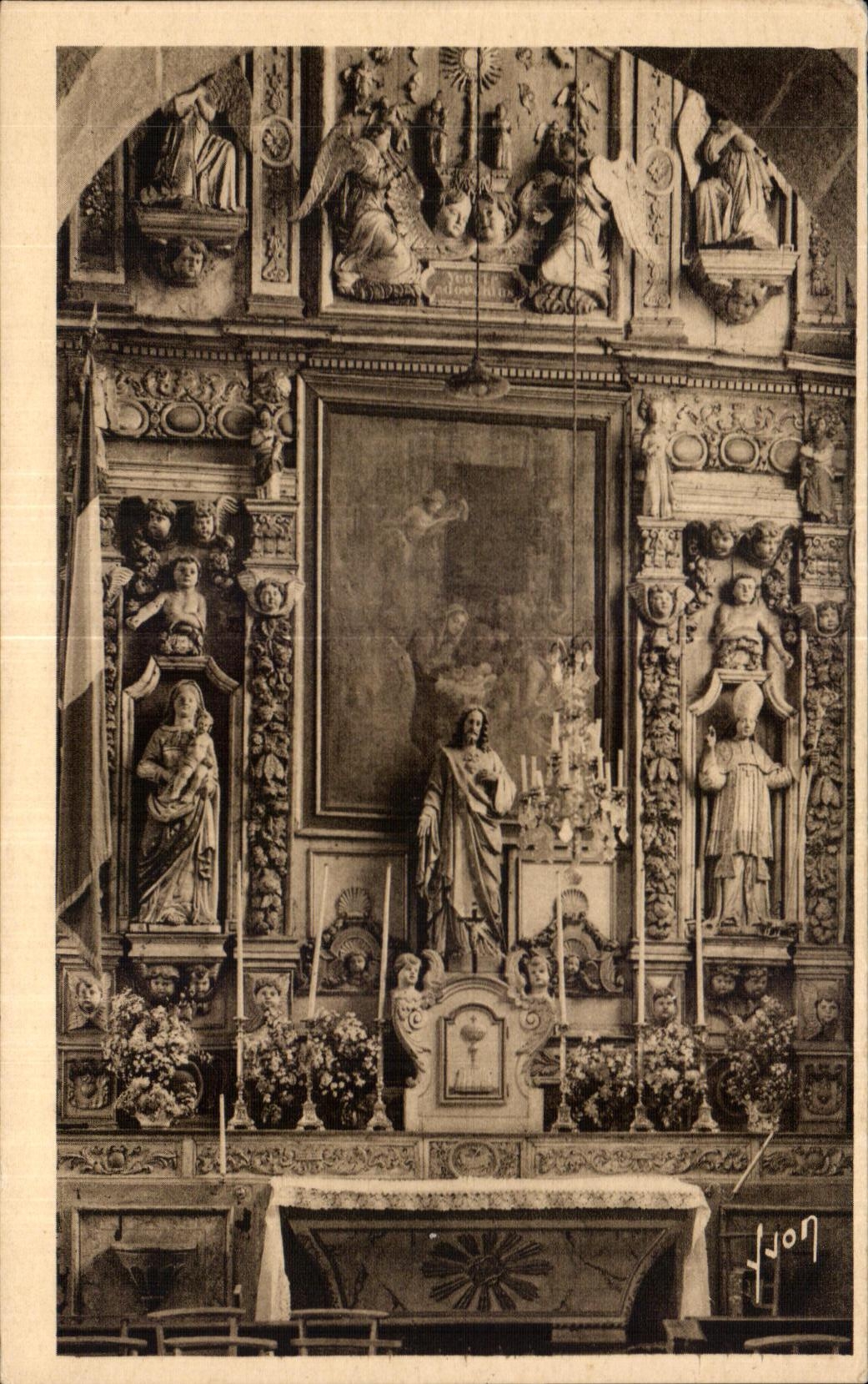 CPA Saint Thegonnec (Finistere) Retable de I Autel du Sacre Coeur