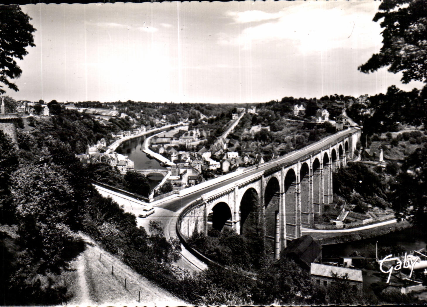 CPA Dinan La Tour Sainte Catherine La Rance et le Viaduc