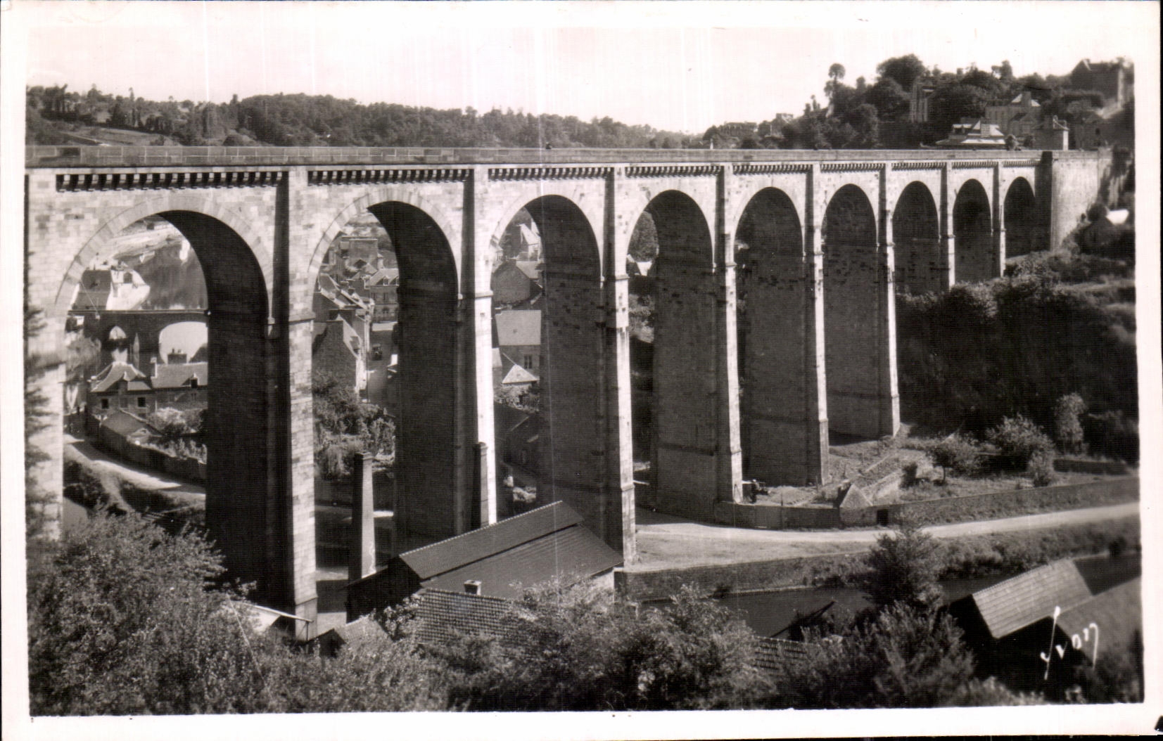 CPA Dinan (Cotes du Nord) Viaduc de Lanvallay