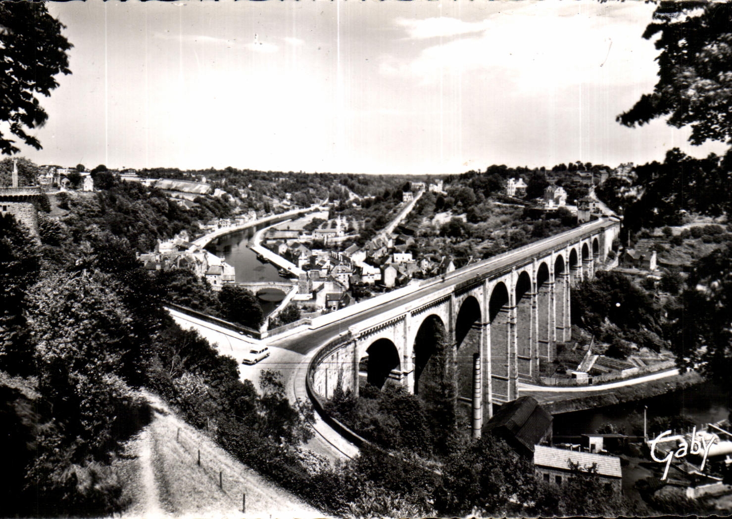 CPA Dinan La Tour Sainte Catherine La Rance et le Viaduc