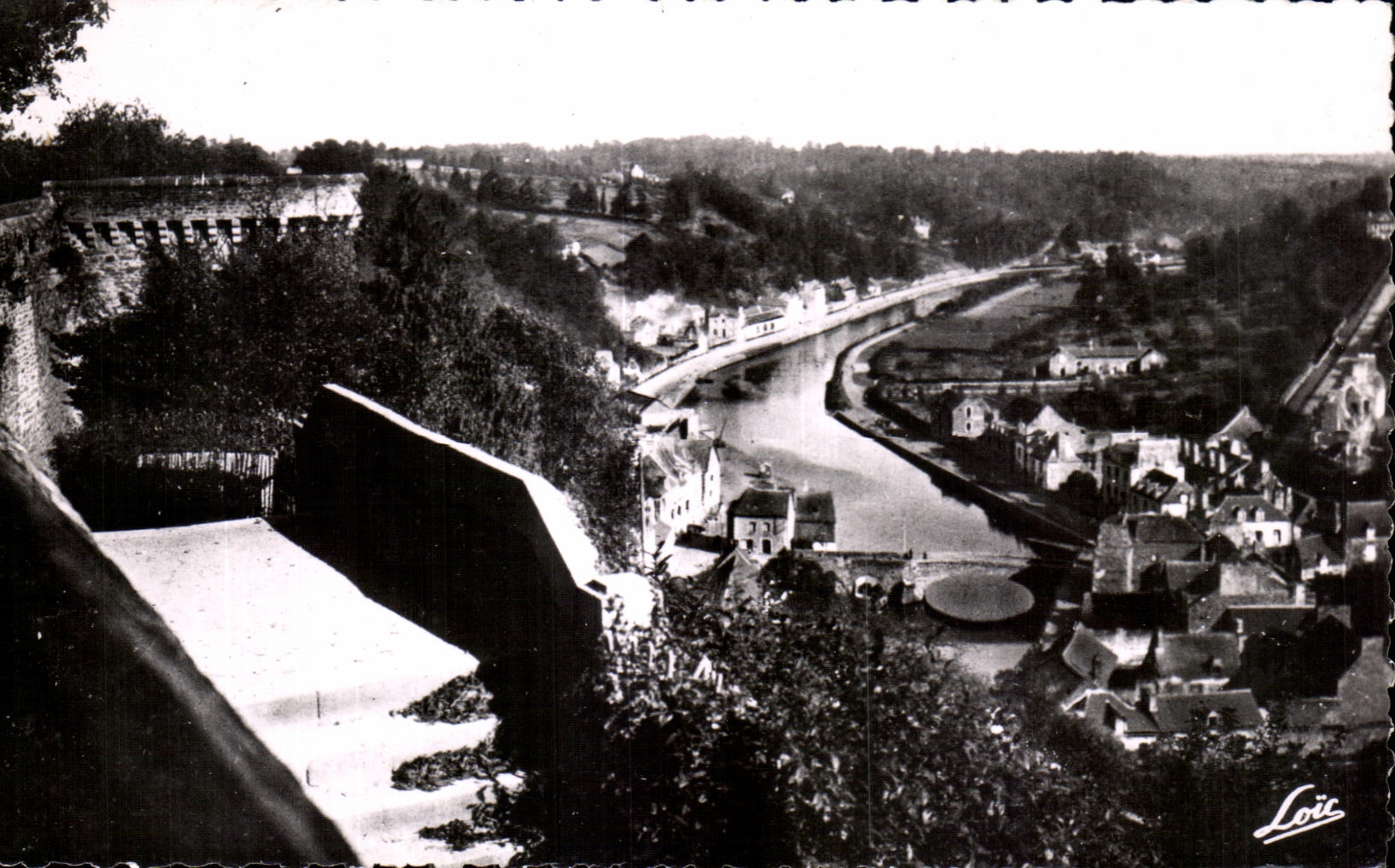 CPA Cote D Emeraude Dinan Tour Sainte Catherine et vue generale sur la Rance