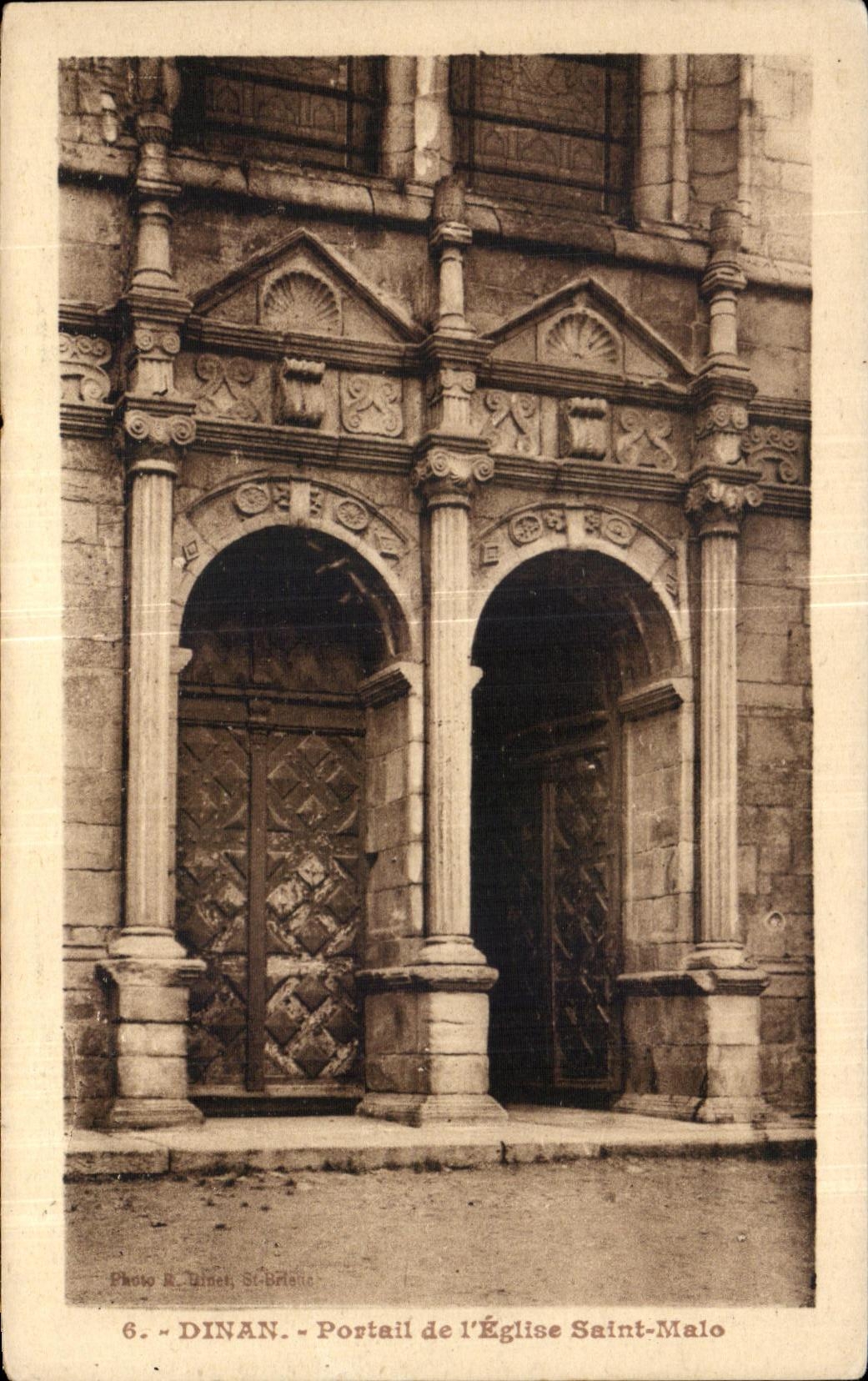 CPA Dinan Portail de I Eglise Saint Malo