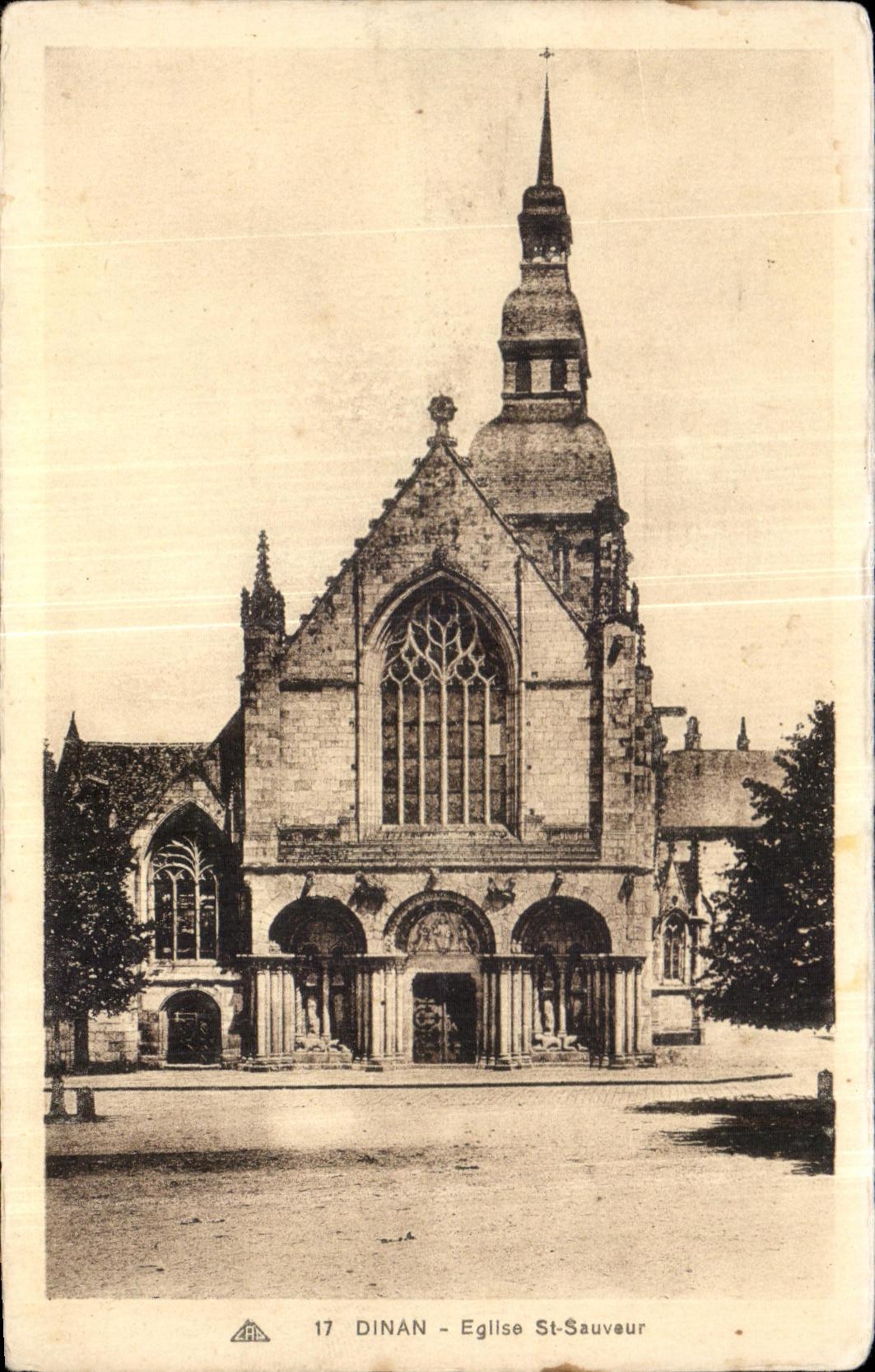 CPA Dinan Eglise St Sauveur