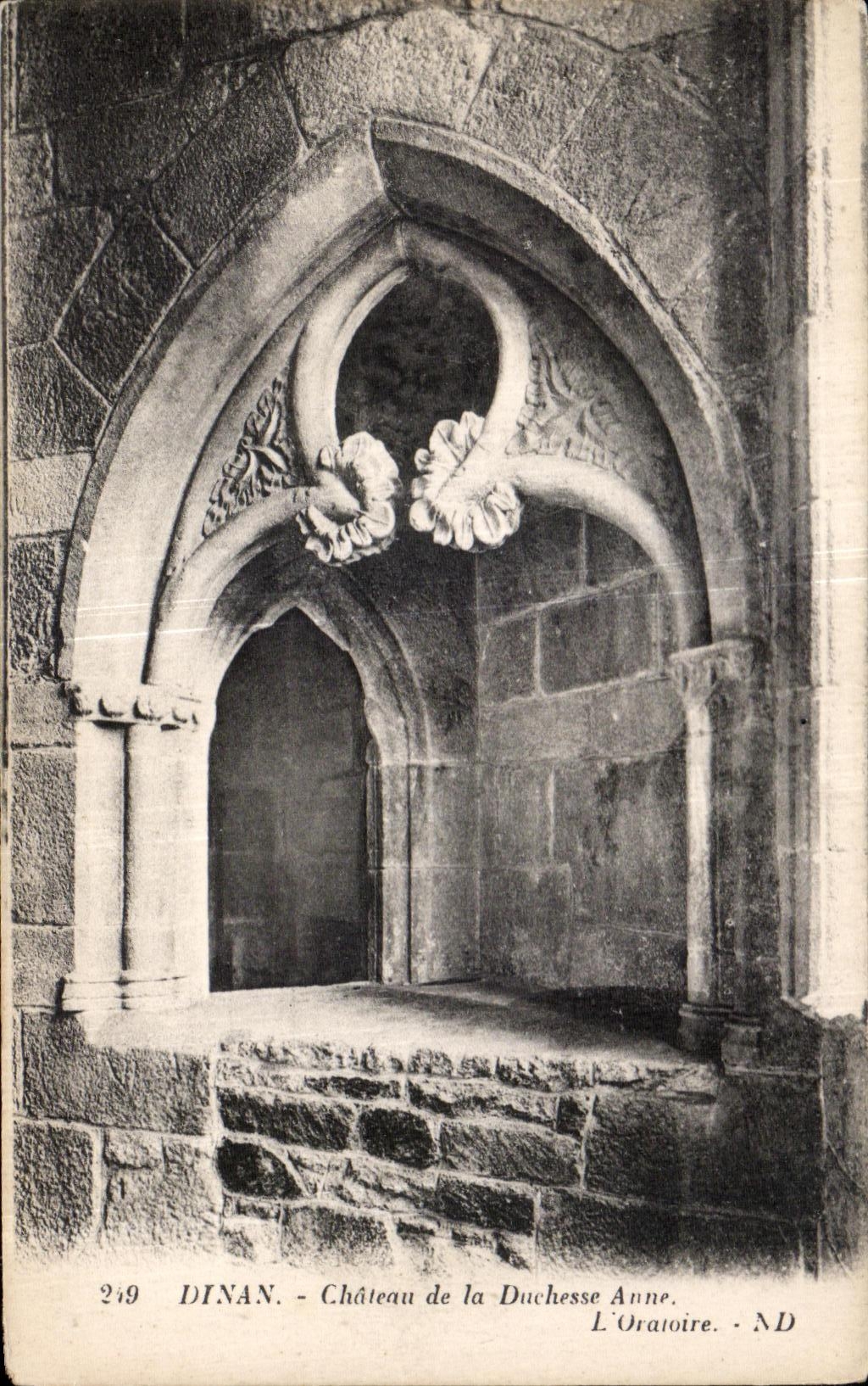 CPA Dinan Chateau de la Duchesse Anne L Oratoire