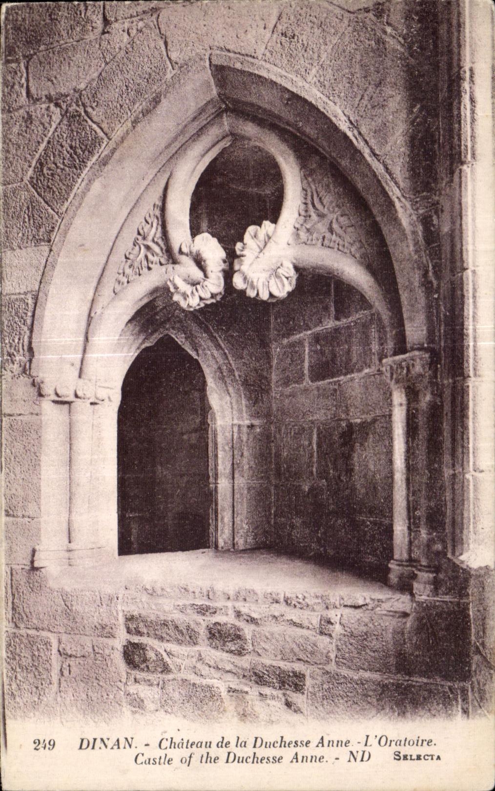 CPA Dinan Chateau de la Duchesse Anne L Oratoire