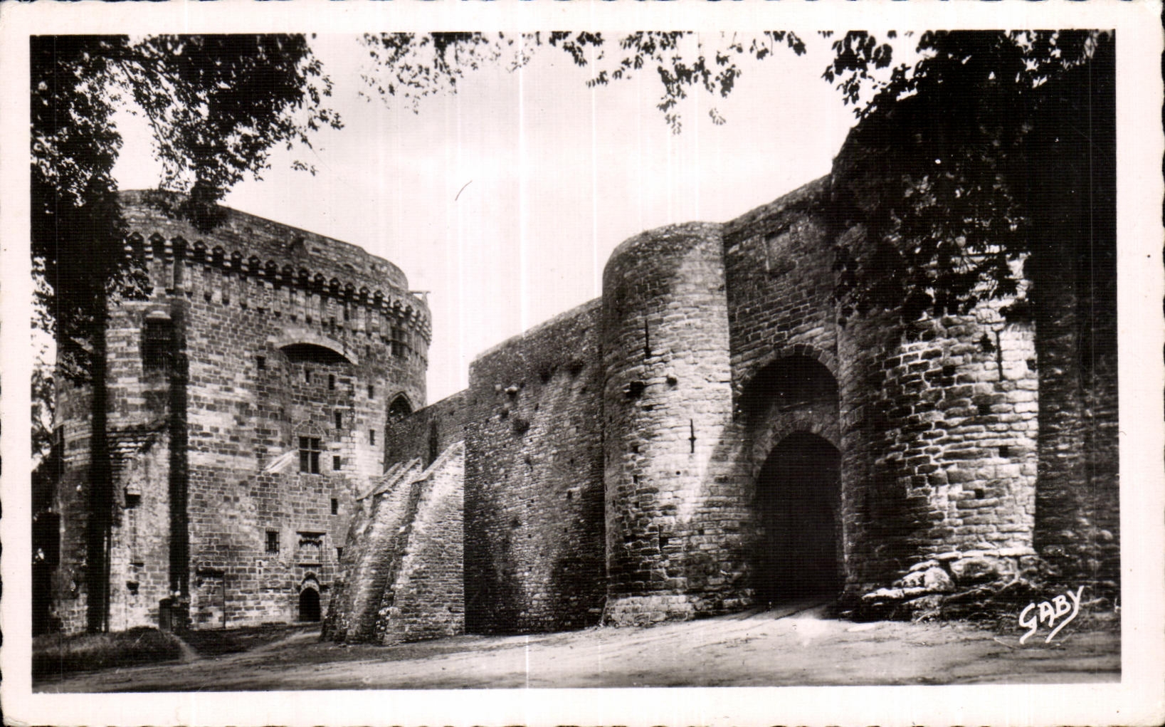 CPA Dinan castle of the Duchess Anne Porte of the Counter