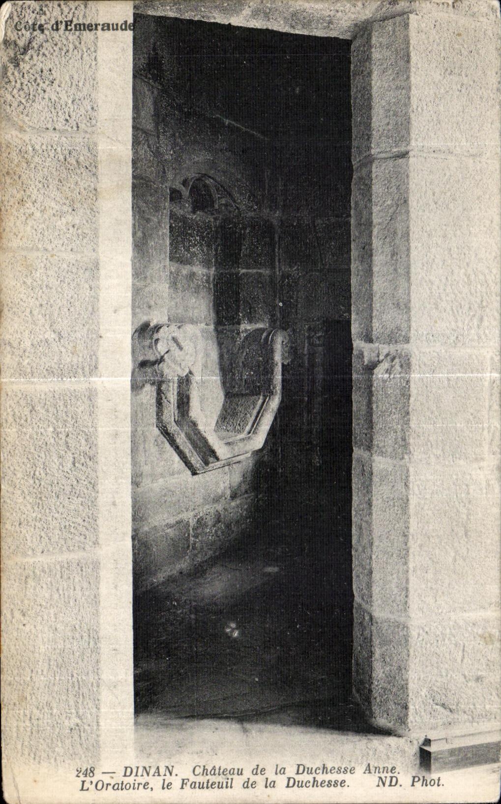 CPA Dinan Chateau d4e la Duchesse Anne L Oratoire le Fautueil de la Duchesse