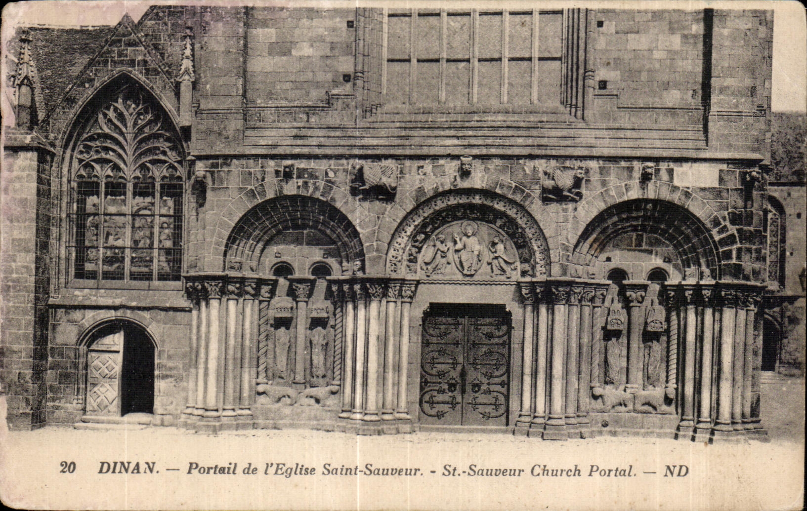 CPA Dinan Portail de I Eglise Saint Sauveur St Sauveur Church Portal
