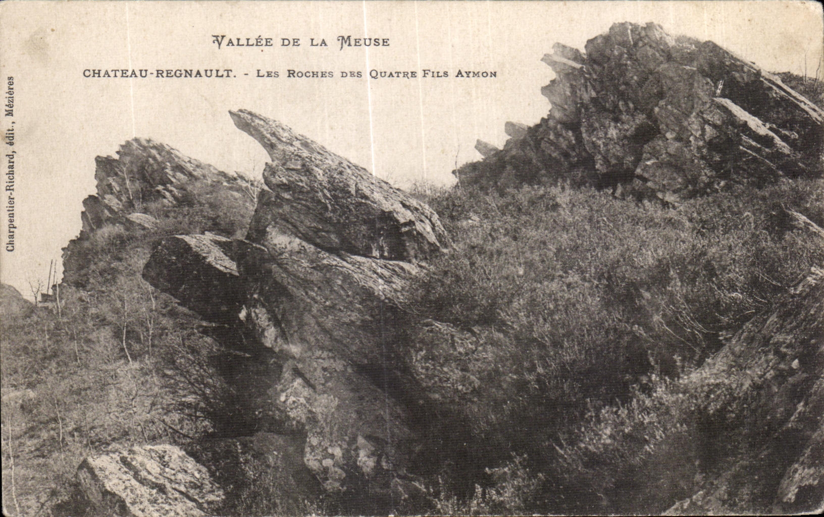 Valle de CPA de las rocas del castillo de la Mosa Regnault del alambre de cuatro Aymon