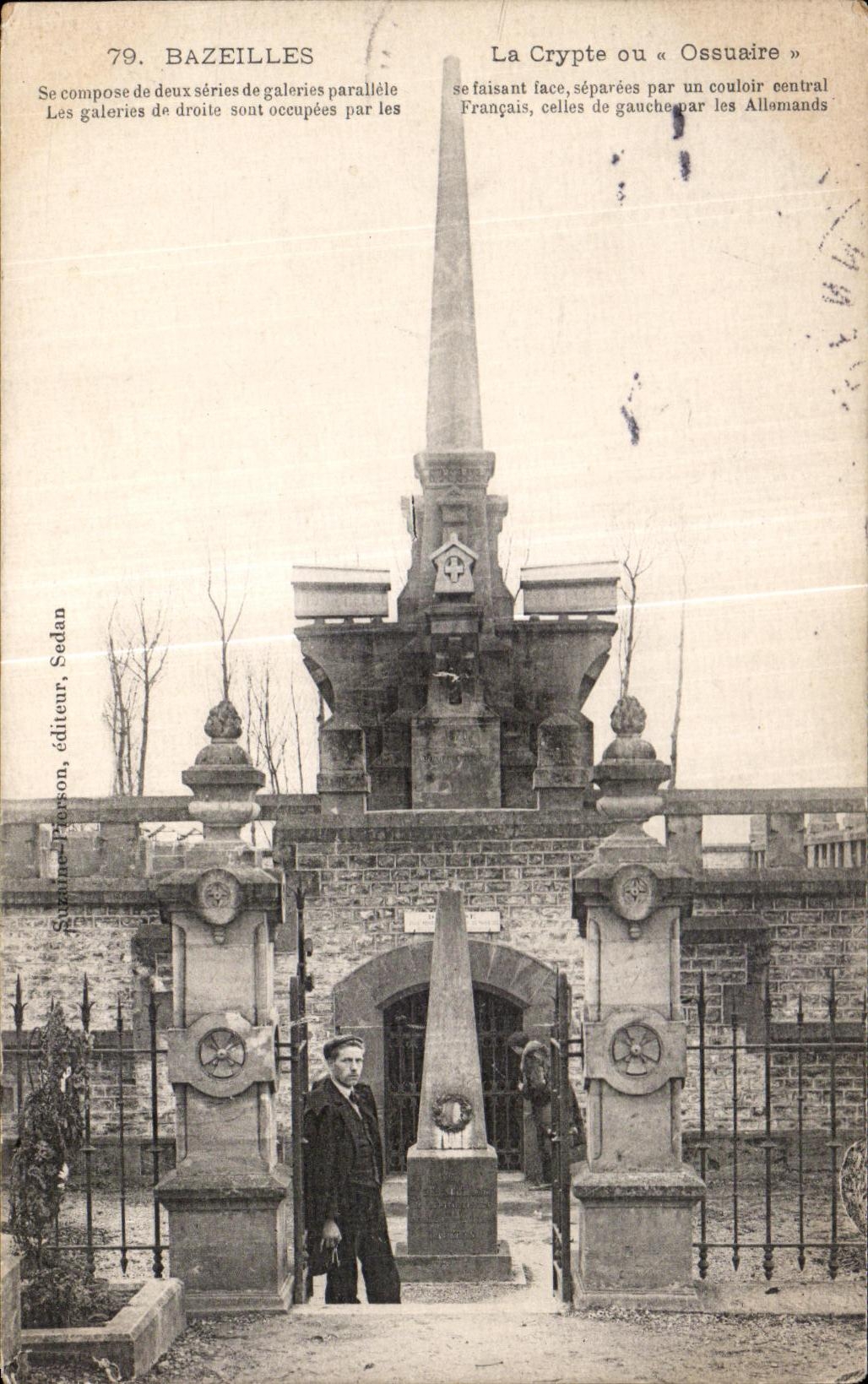 CPA Bazeilles La Crypte ou Ossuaire Militaria