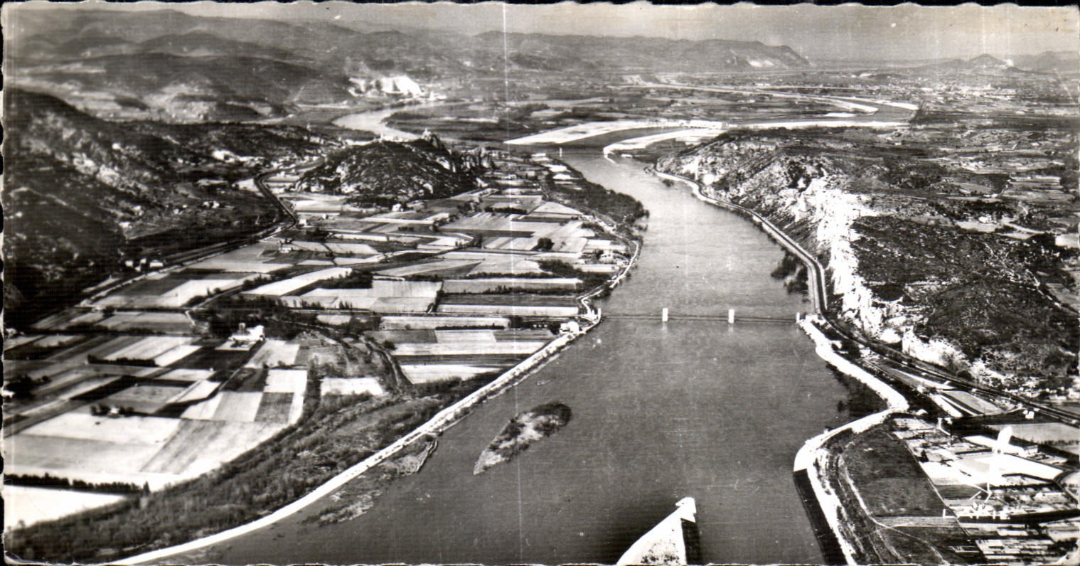 CPA the Basin of the Rhone the Rhone to the procession of Donzere (Fish ponds Ardeche)