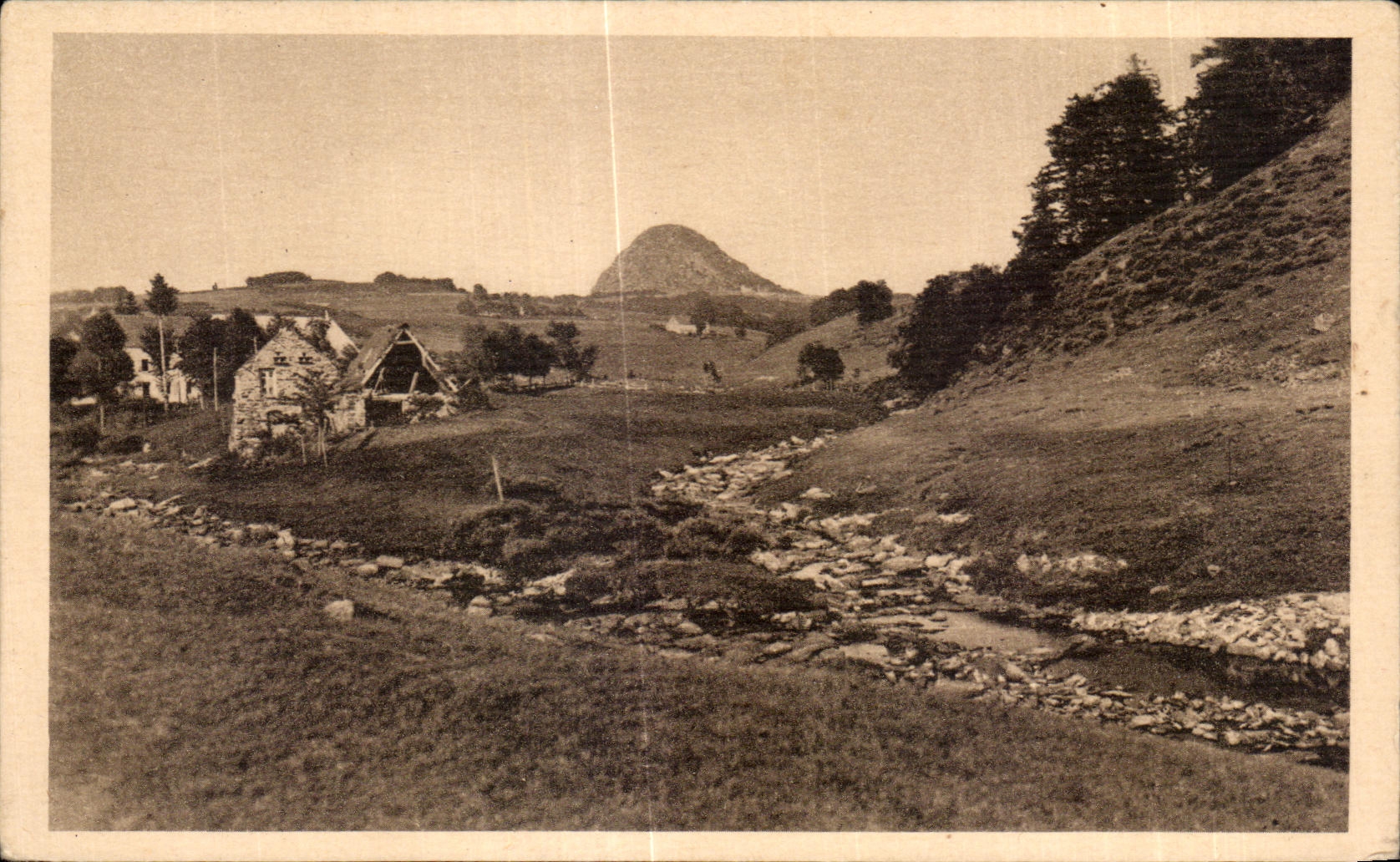 CPA Gerbier of the Snap rings (Ardeche) Altitude the Loire and its first affluent