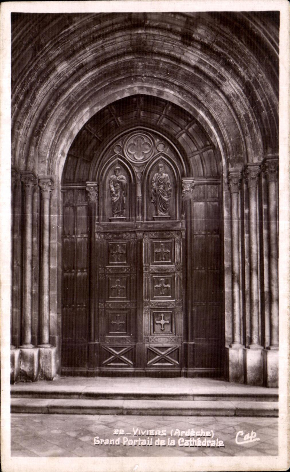 CPA Ardiche Fish ponds Large Gate of the Cathedral