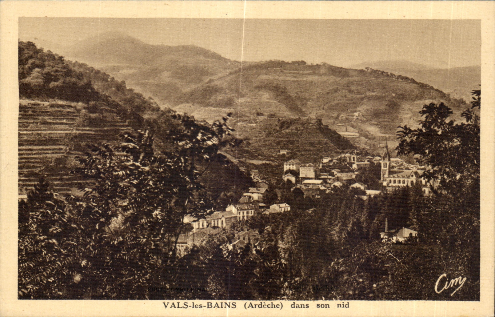 CPA Valleys les Bains Ardeche in its nest
