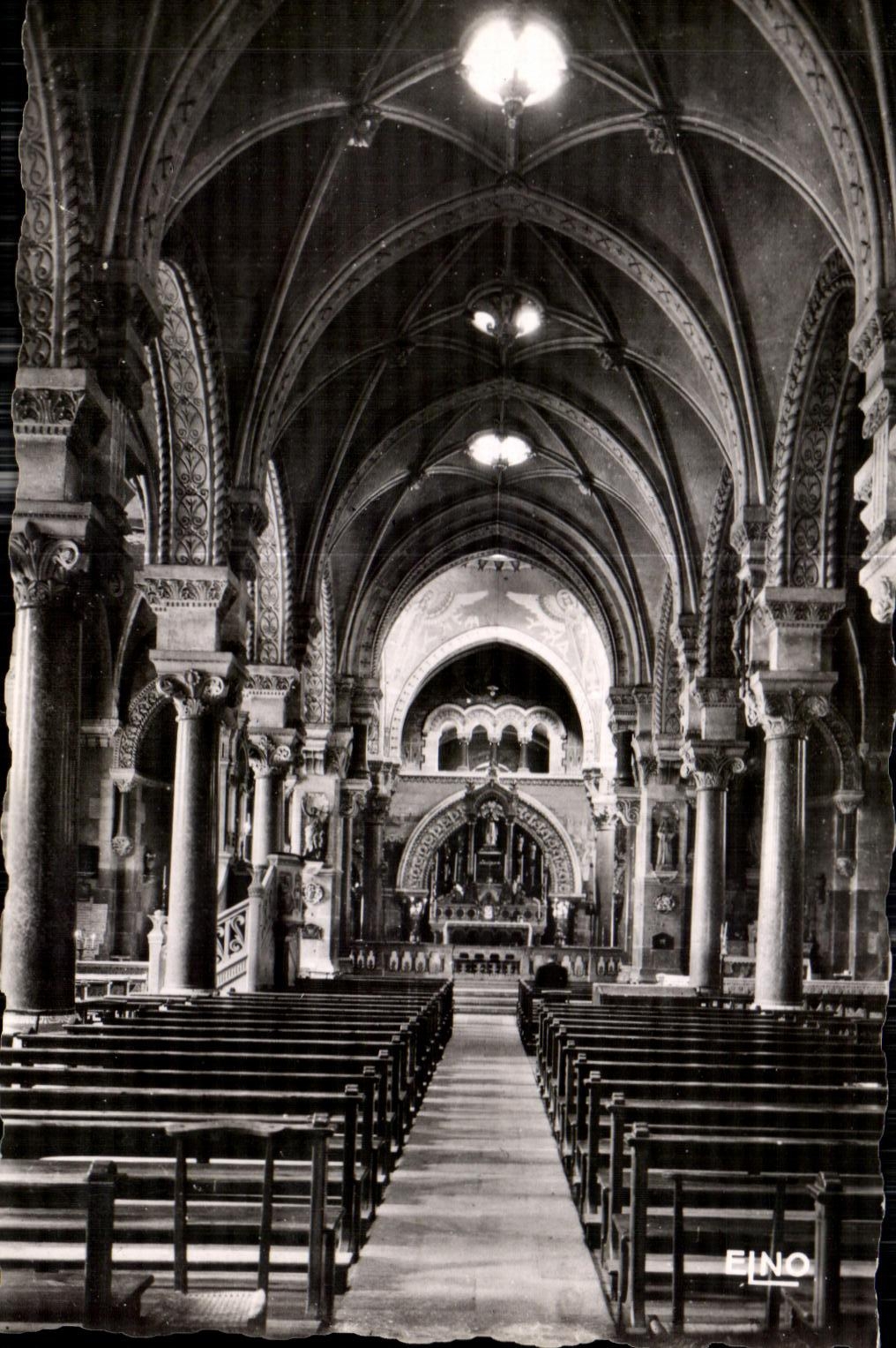 CPA La Louvesc Ardeche alt 1050m Interieur de la Basillque Saint Regls