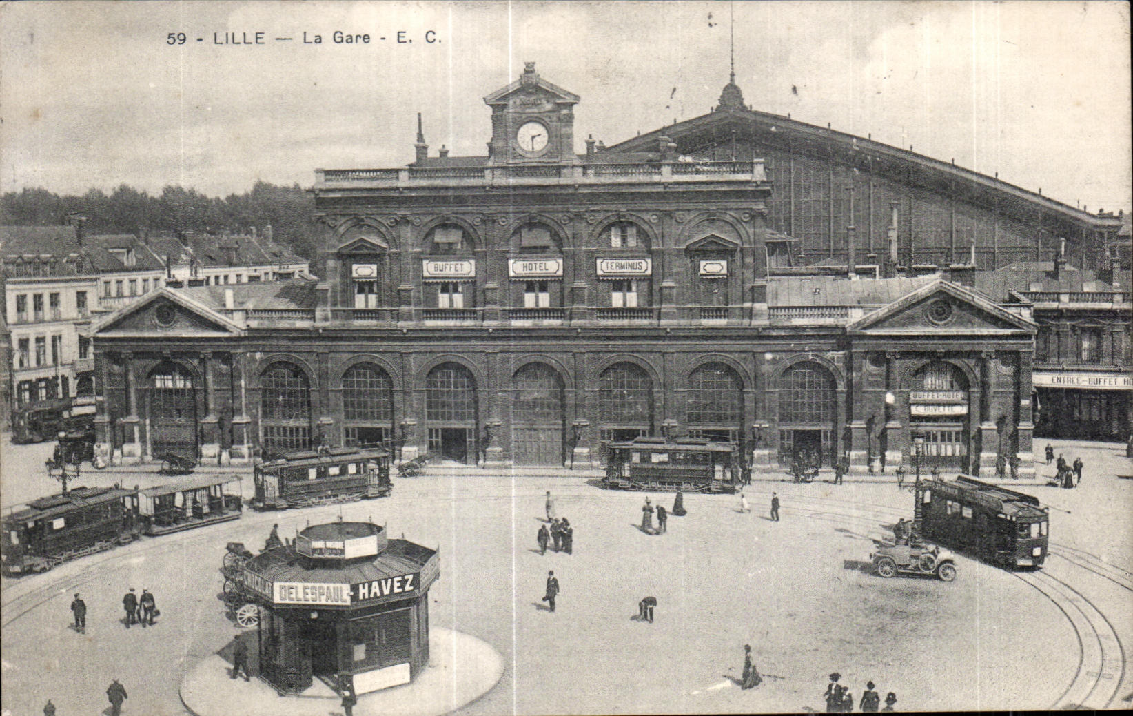 CPA Lille the Station Trams