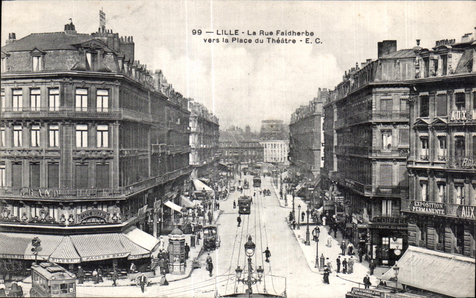 CPA Lille the Street Faidherbe towards the Place of the Theater
