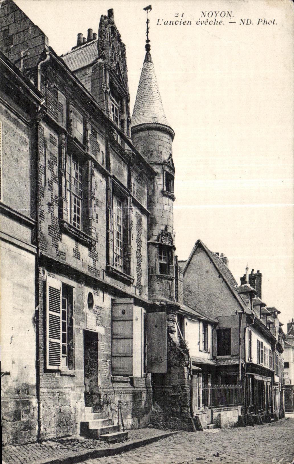 CPA Noyon L ancien eveche
