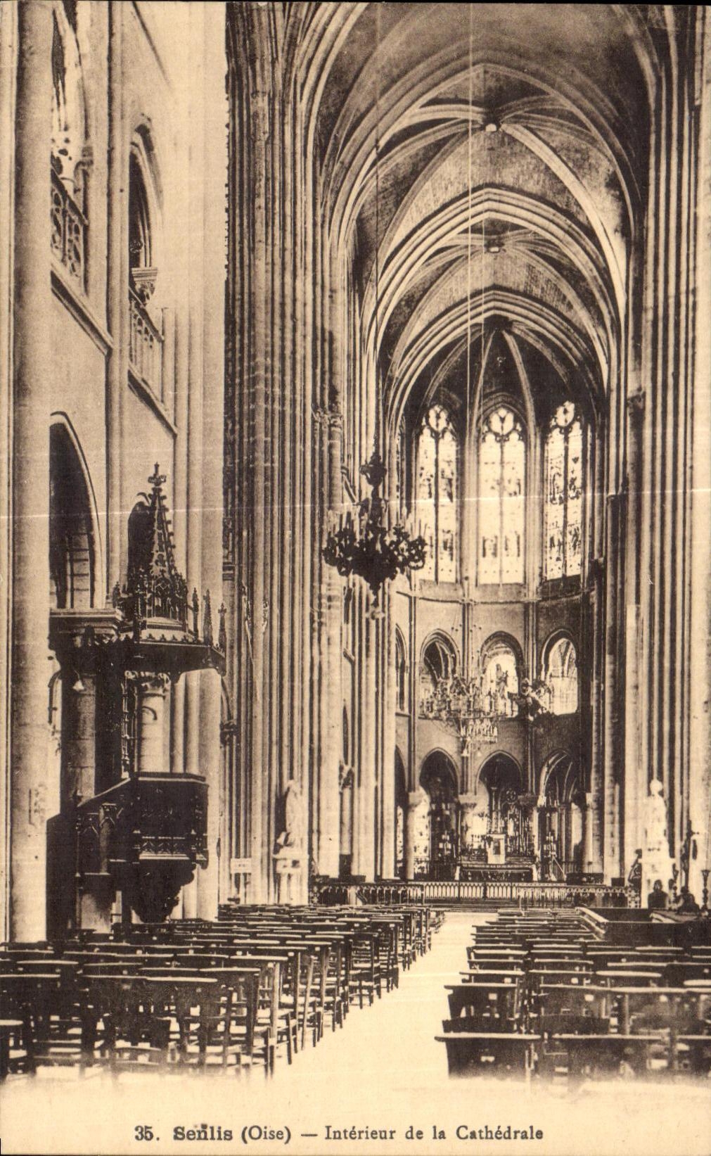 CPA Senlis (Oise) Interior of the Cathedral