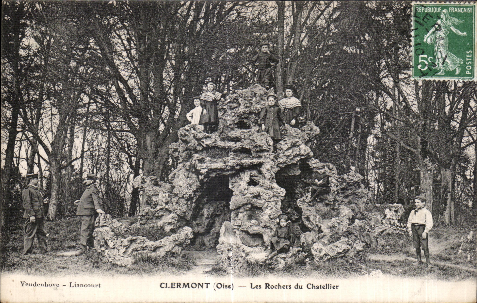CPA Clermont (Oise) Rocks of Chatellier Children