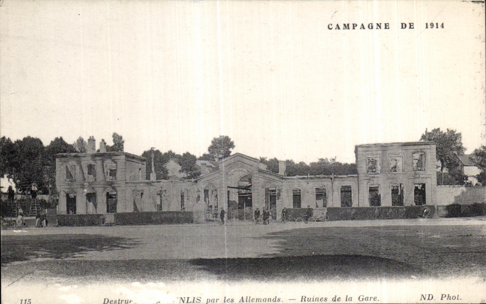 CPA Countryside De Destrue Senlis by the Germans Ruins of the Militaria Station