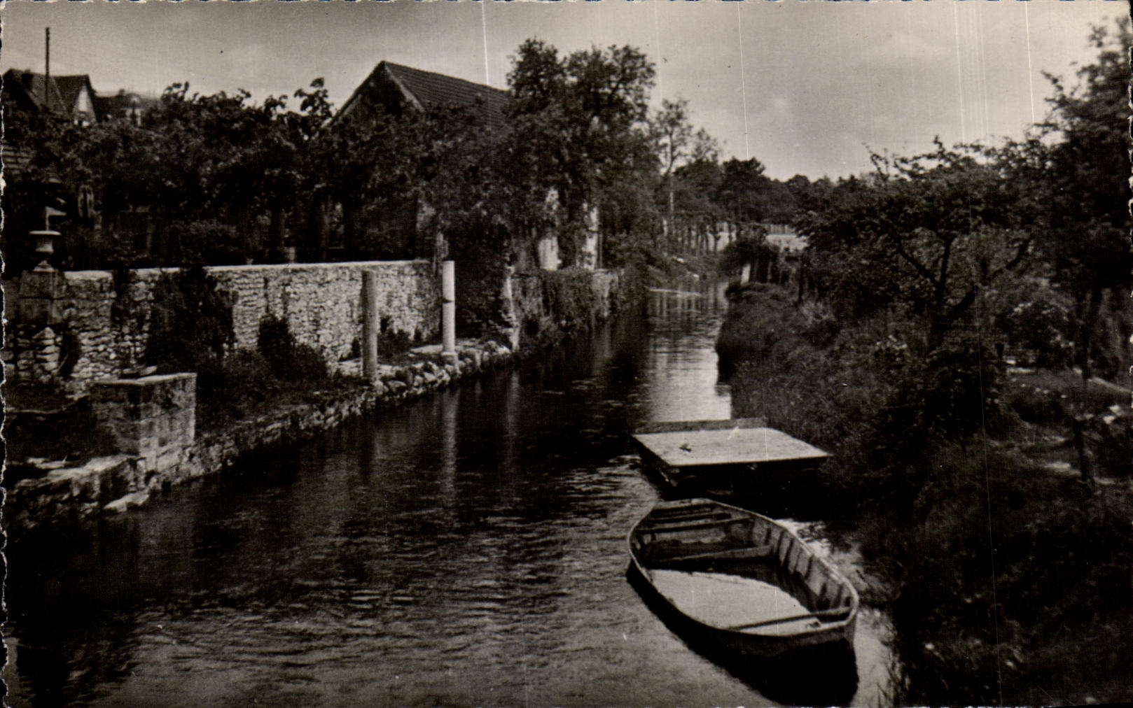 CPA Senlis Les Bords de la Nonette