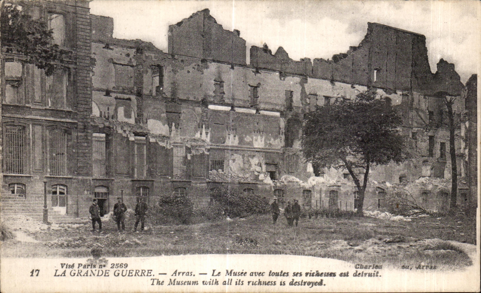CPA La Grande Guerre Arras Le Musee avec toutes ses richesses est detruit Militaria