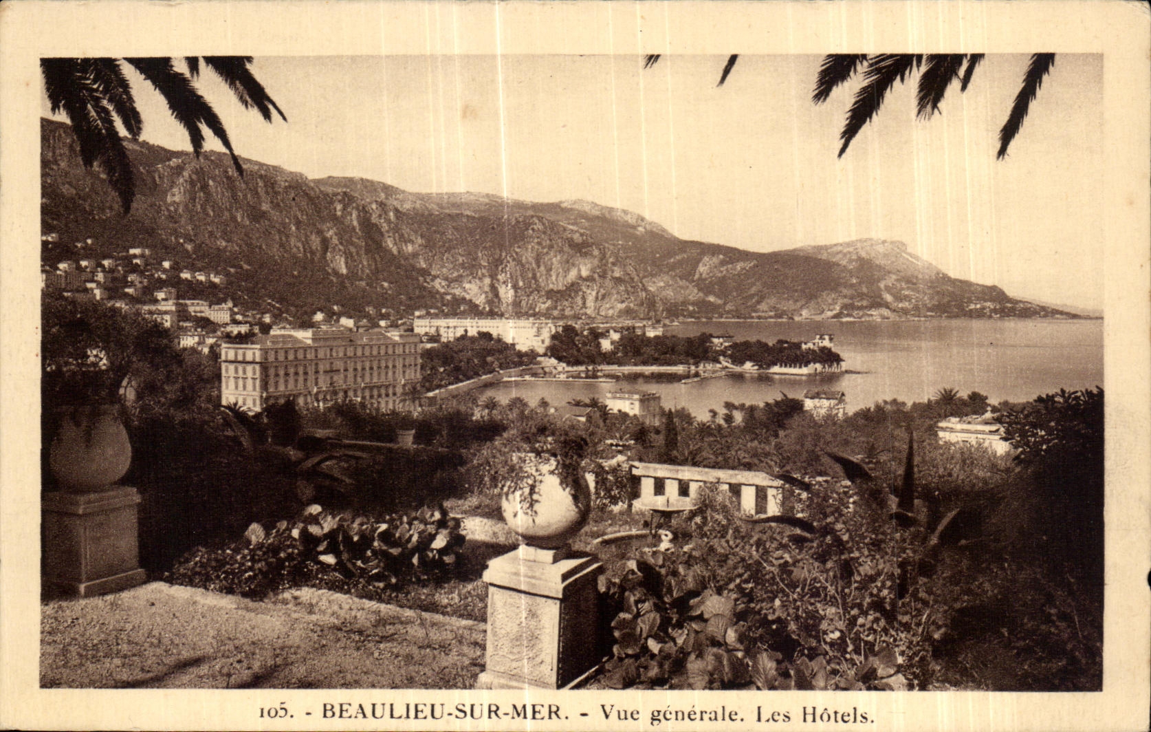 CPA Beaulieu Sur Mer Vue generale Les Hotels
