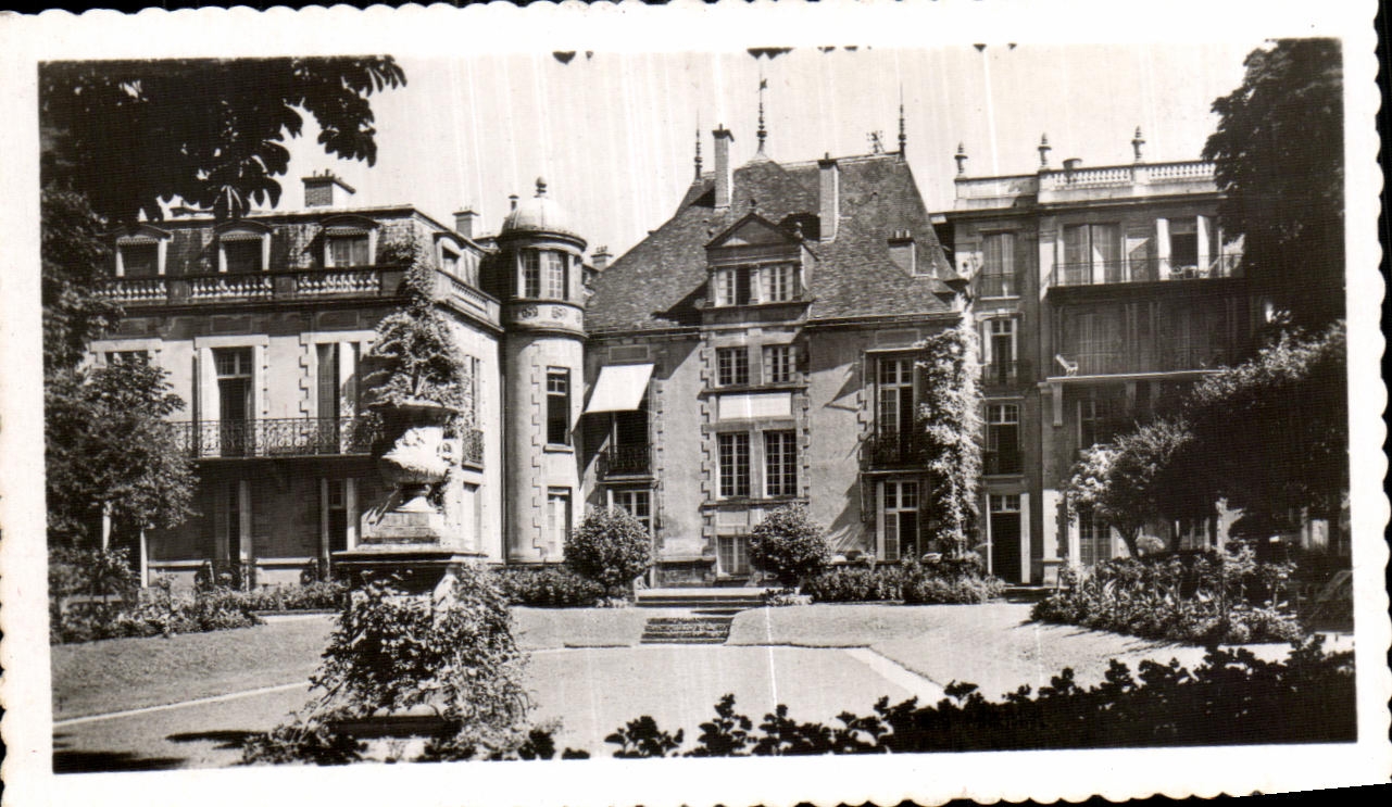 CPSM Vichy Villa Sevigne