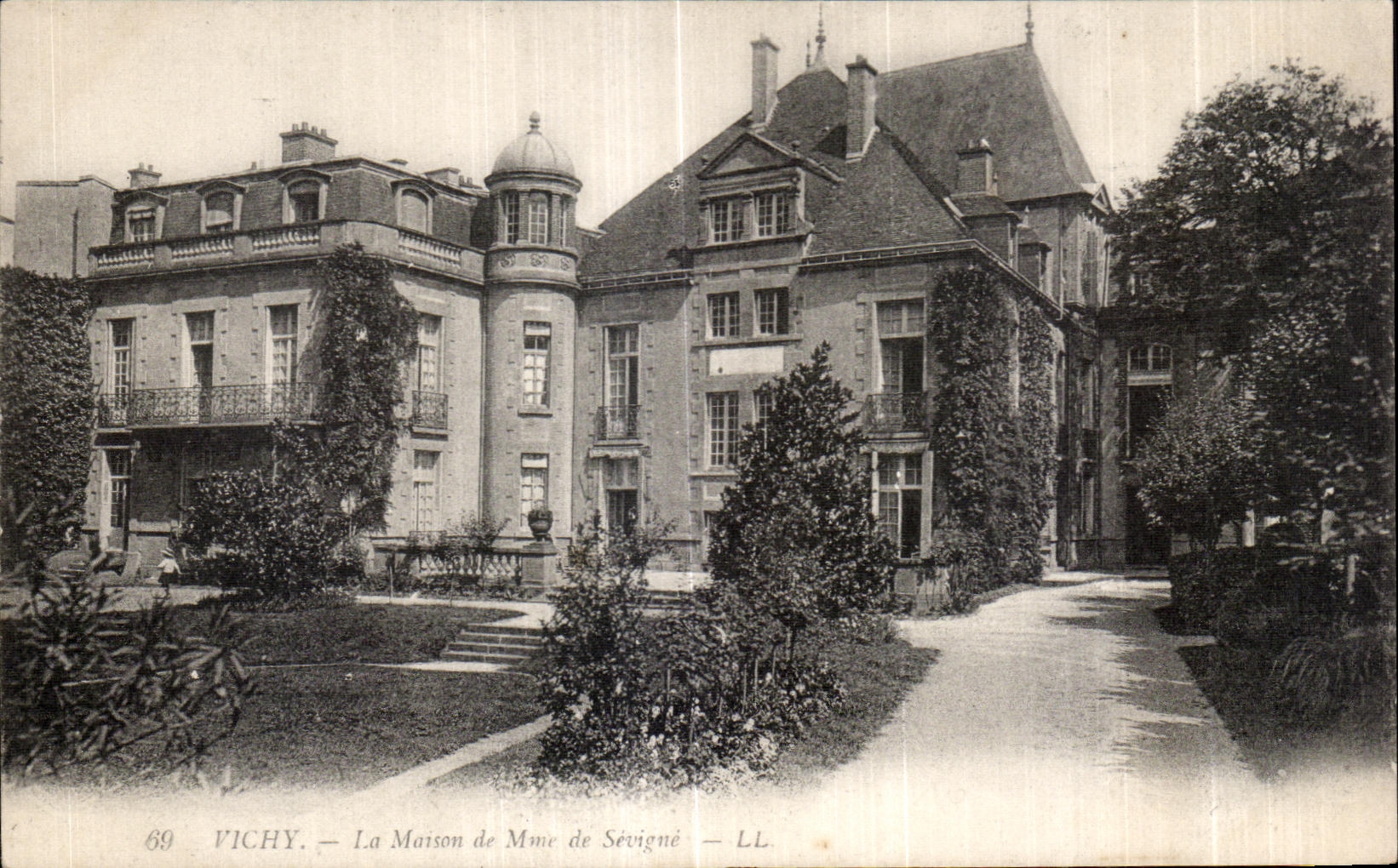 CPA Vichy La Maison de Mne de Sevigne