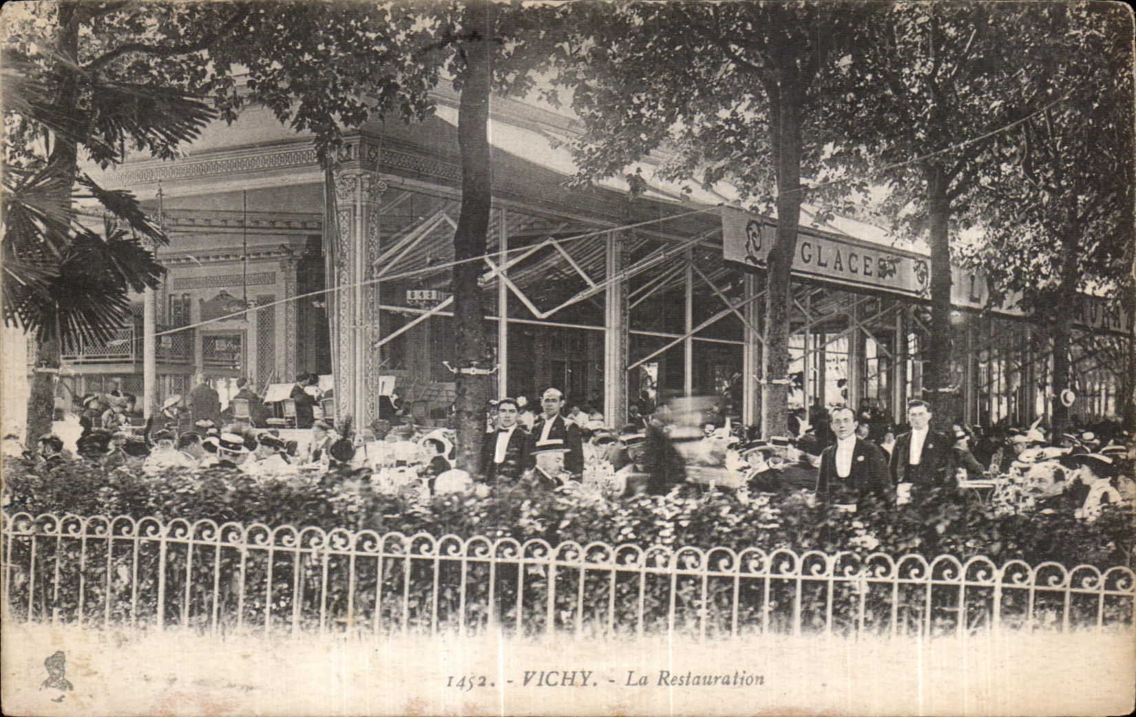 CPA Vichy La Reslauration