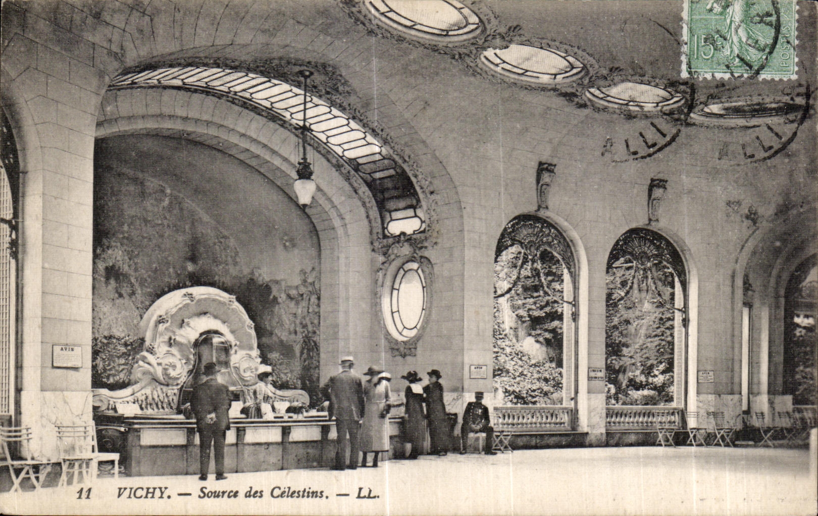 CPA Vichy Souce des Celestins