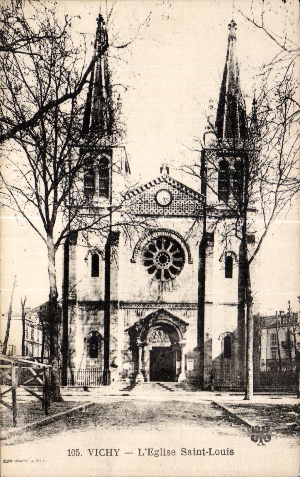 CPA Vichy L Eglise Saint Louis