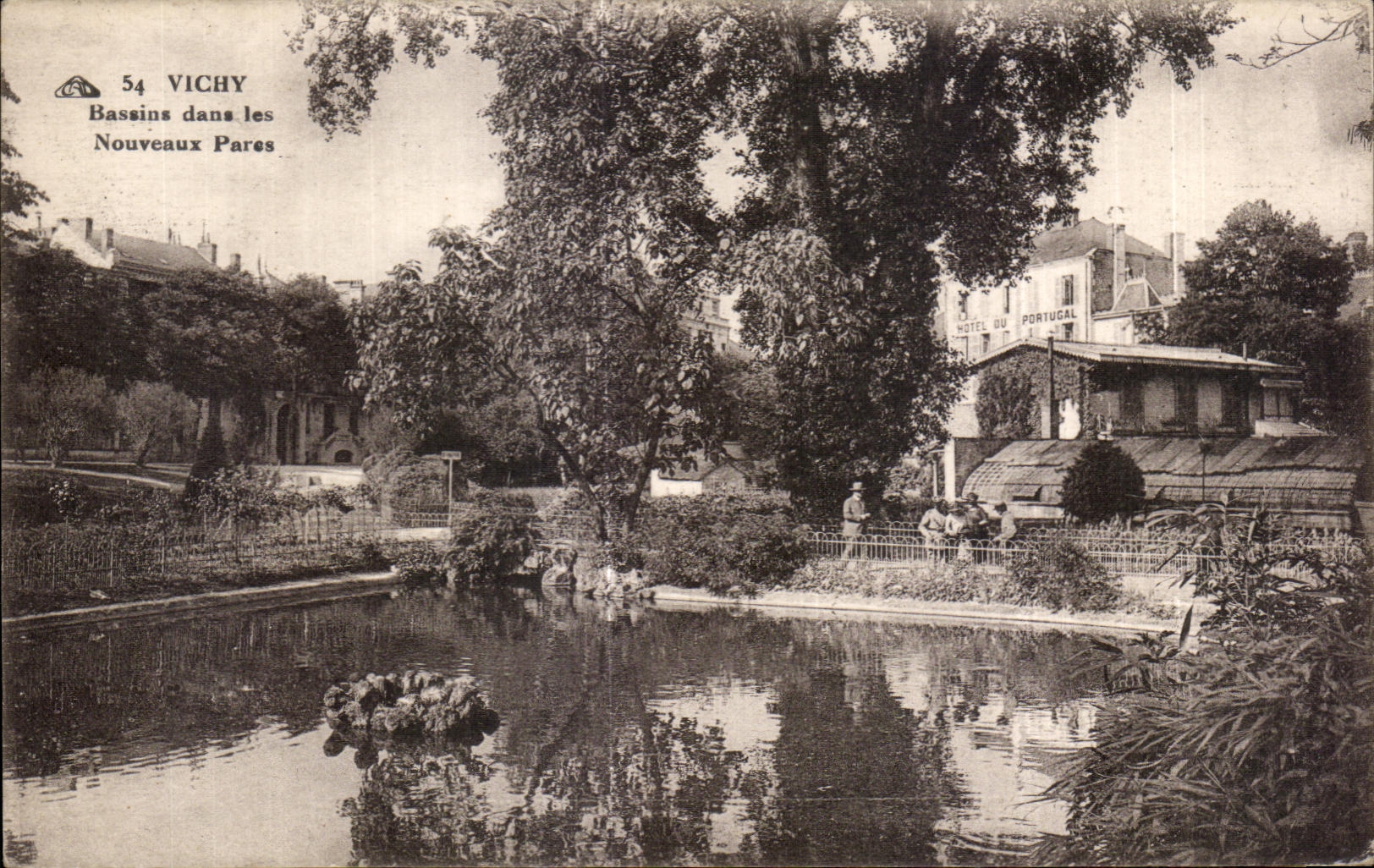 CPA Vichy Bassins dans les Nouveaux Parcs