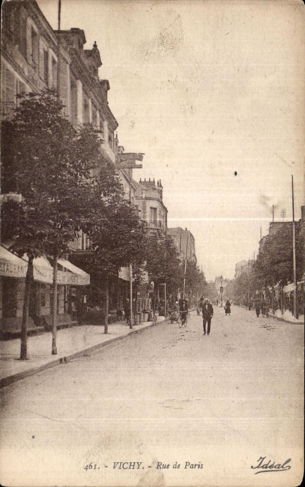 CPA Vichy Rue de Paris