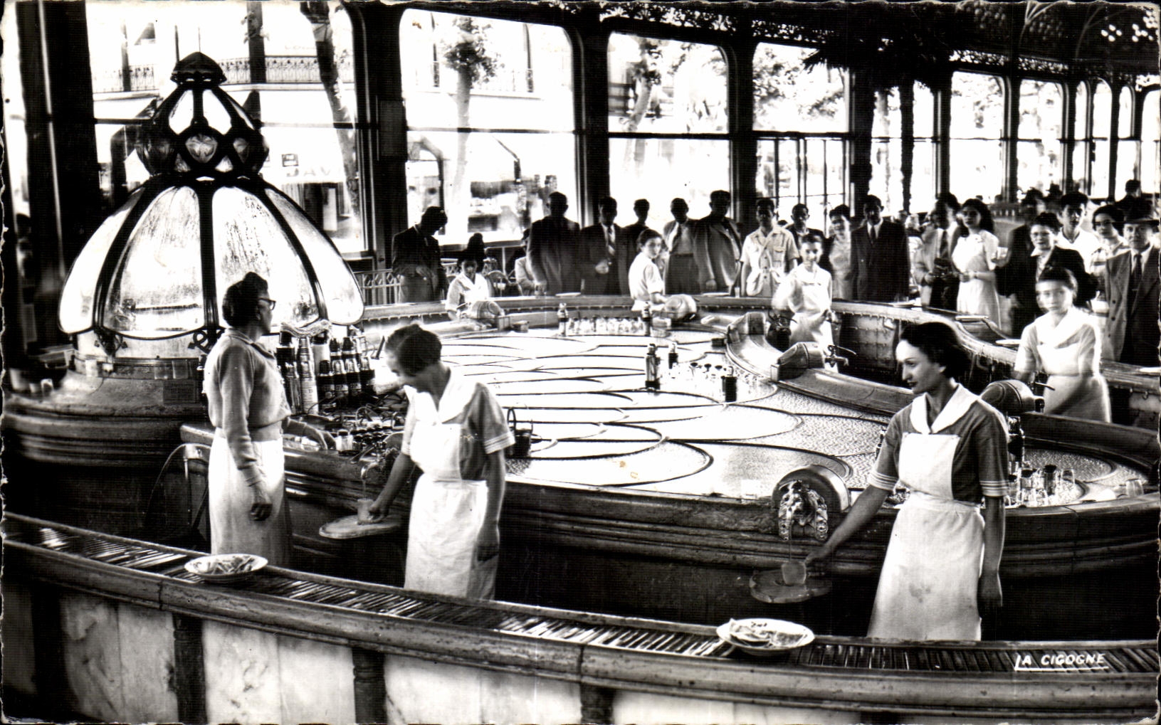 CPA Vichy Station ideale Source Chomel