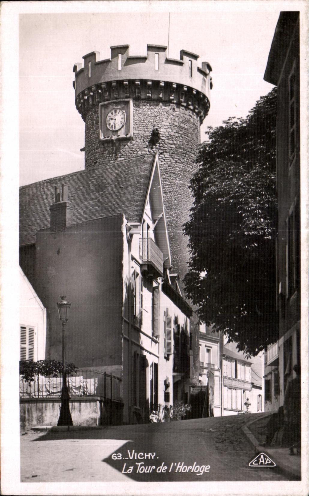 CPA Vichy La Tour de I Horloge