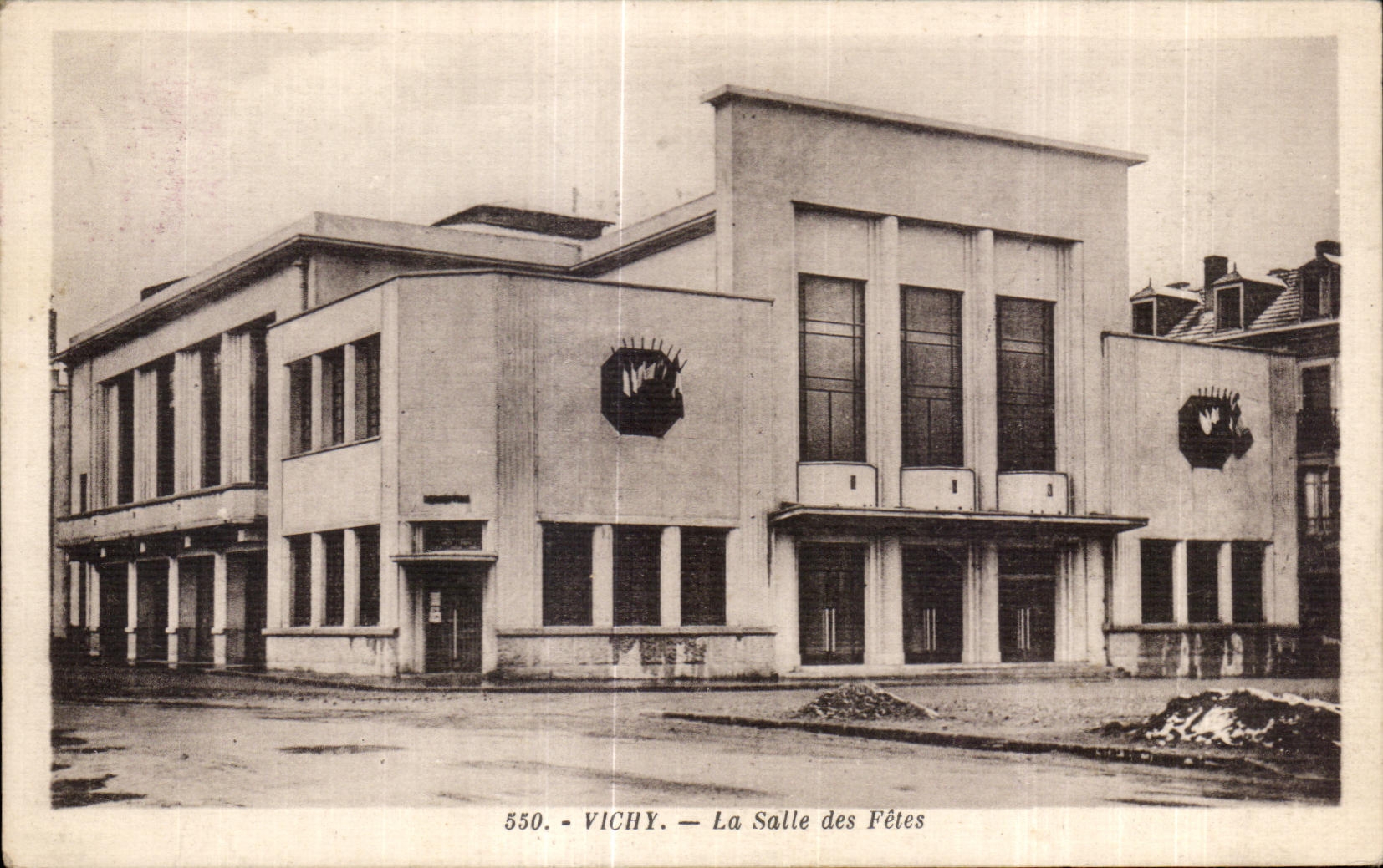 CPA Vichy La Sallee des fetes