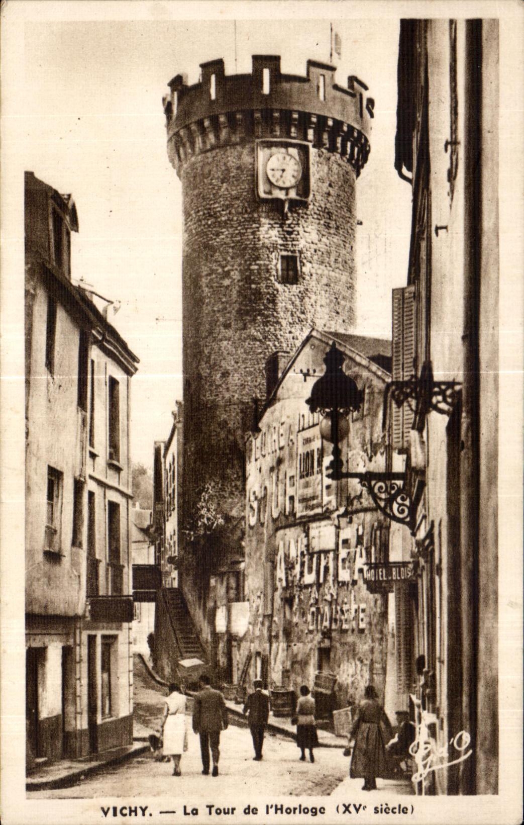 CPA Vichy La Tour de I Horloge 